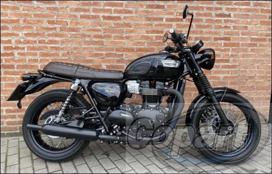 TRIUMPH BONNEVILLE T100